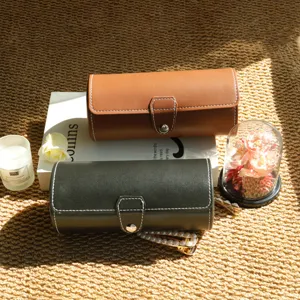 Porta Orologi Cilindrico Portatile in Pelle con 3 Scomparti Organizzatore da Viaggio Antipolvere con Cuciture a Contrasto e Fibbia in Metallo
