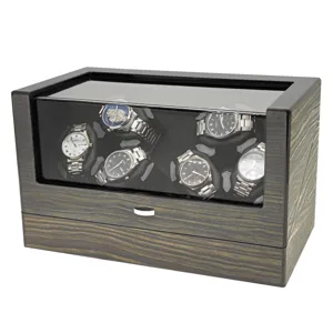 Scatola carica orologi automatica in legno di sandalo dorato con finitura lucida.