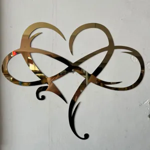 Gouden oneindigheid hart metaal wandkunst voor moderne huisdecoratie slaapkamer.