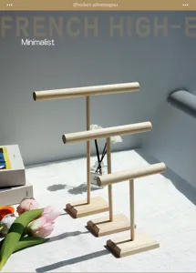 Dreistöckige minimalistische T-Bar Schmuckständer aus Massivholz für Armbänder und Uhren