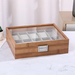 Detailansicht einer 10-Slot Holzuhr-Box mit edler Palisander-Maserung und Glasdeckel