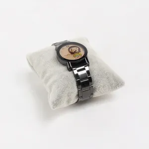 Zacht grijs fluwelen displaykussen voor horloges en armbanden, professionele standaard