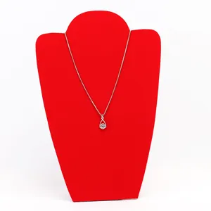 Expositor de collares de terciopelo rojo para presentación elegante y almacenamiento
