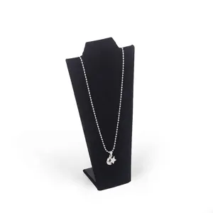 Elegante soporte de terciopelo negro para collares para joyería y exhibición comercial