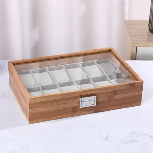 Detailansicht einer 12-Slot Uhrenbox aus Palisanderholz-Maserung mit Metallschließe