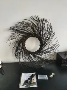 Ghirlanda di rami neri di Halloween con luci LED a fata e accessori pipistrello da parete