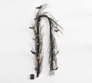 Ghirlanda di rami neri di Halloween con pipistrelli e luci LED calde per la decorazione.