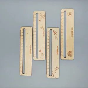 Set di righelli per studenti in legno cavo, strumenti di misurazione dritti incisi al laser minimalisti.
