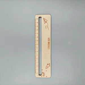 Righello dritto in legno creativo con intaglio, cancelleria scolastica, regalo inciso.