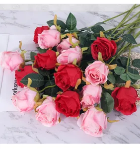 Bouquet de roses en soie artificielle pour décoration maison mariage photographie détails