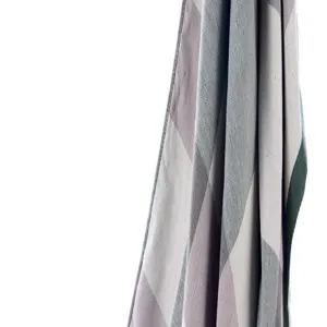 Λεπτομερής όψη της εξαιρετικά μαλακής βαμβακερής πετσέτας μπάνιου με υφή και ποιότητα.