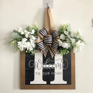 Cartello per porta d'ingresso in legno con lettera H e scritta di benvenuto, decorazione.