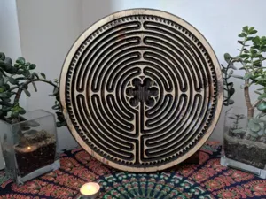 Hölzernes Holz Meditations Finger Labyrinth Brett für Achtsamkeit Entspannung Ruhe.