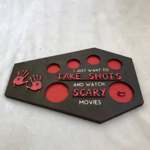 Halloween houten shotglas plateau detail, griezelige feest decoratie bord, hout.