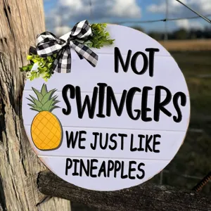 Wohnkultur Holztürschild mit Ananas Muster und Schleife, rustikale hängende Dekoration.