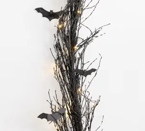 Ghirlanda di rami neri di Halloween con luci LED calde e pipistrelli per decorazione murale.