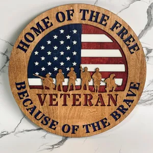 American Independence Day wooden door sign with patriotic veteran design and hanging rope detail.