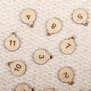 Etichette in legno per calendario dell'avvento, artigianato da appendere inciso al laser.