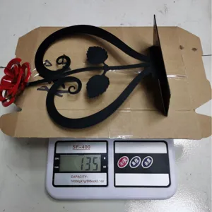 Exquisite metal iron rose heart shape bracket decorative ornament for romantic lovers gift
