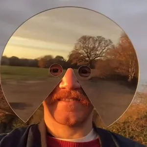 Maschera facciale a specchio divertente accessorio fotografico riflettente per selfie.