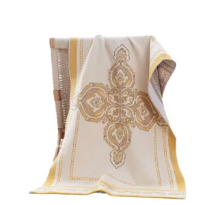 Serviette de bain en gaze de coton quatre couches, grande couverture douce et absorbante.