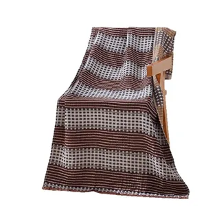 Manta de gasa de 3 capas, toalla de baño de cuadros marrones, ducha suave absorbente.