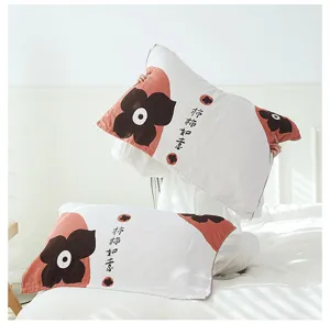 Cotton gauze couple pillowcase, detail view of breathable sweat-absorbing bedding item