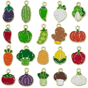 Assortimento di ciondoli a forma di verdura in smalto per creazione di gioielli fai-da-te