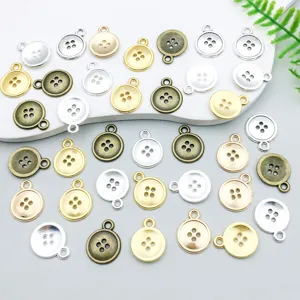 Gedetailleerd overzicht van legering knoopvormige bedels in goud en zilver voor DIY sieraden.