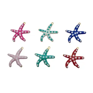 Set di sei ciondoli a forma di stella marina in smalto colorato in acciaio inox per gioielli.