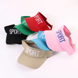 Casquette de sport brodée multicolore avec sommet ouvert pour le running et les loisirs d'été.