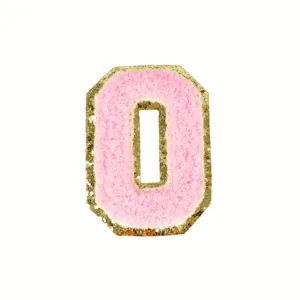 Roze chenille letter patch met gouden glinsterende rand, perfect voor DIY kleding decoratie.