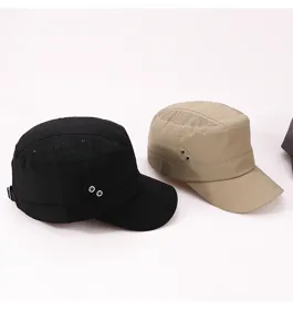 Gros plan détaillant la maille respirante et les œillets métalliques des casquettes.