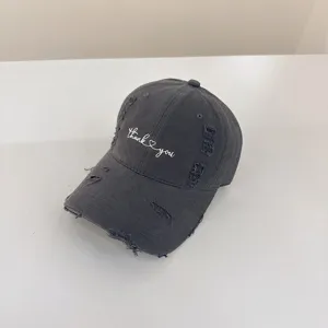 Berretto da baseball grigio scuro slavato con ricamo bianco, visiera curva, cappellino estivo.