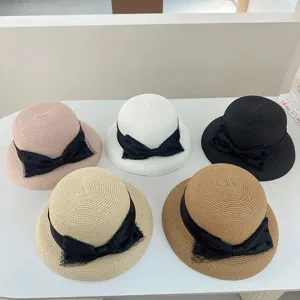 Chapeau de paille tissé pour femme d'été avec nœud en filet noir, chapeau de soleil élégant