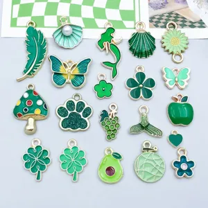 Dijes de Aleación de Esmalte Verde Para la Fabricación de Joyas DIY Pulsera Collar Mariposa Trébol Flor Hongo Sirena Concha Fruta Colgantes