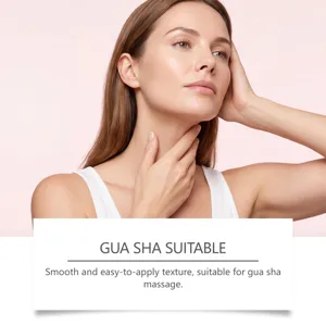 Collageen halscrème met gladde textuur, perfect voor dagelijkse nekmassage en huidverzorging.
