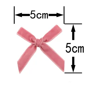 Vista detallada de lazo de terciopelo rosa, accesorio para el pelo hecho a mano 5cm.