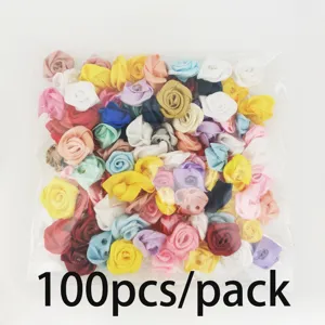 100pcs 1.5cm roses en ruban mini fleurs en tissu multicolores pour bricolage mariage