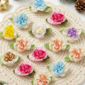 Petites Fleurs Bicolores Appliques en Ruban Tissu Polyester Fait Main DIY Bordure de Couture pour Décoration de Vêtement