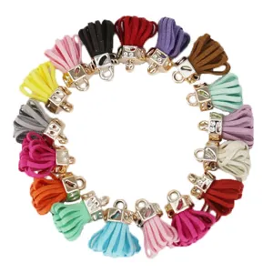 Bunte Veloursleder Quasten mit goldenen Metallkappen für DIY Schmuck und Schlüsselanhänger.