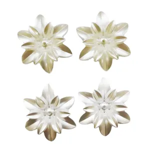 Ciondoli di fiori di perle imitazione ABS perline bianche per accessori di abbigliamento