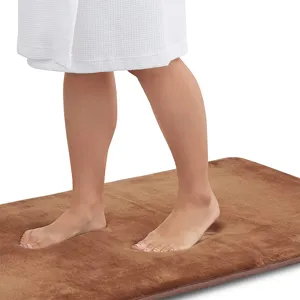 Tapis de bain en mousse à mémoire de doux, absorbant pour salle de bain et entrée de maison.