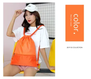Leichter orangefarbener Kordelzug Sportrucksack für Fitness, Training und Outdoor.