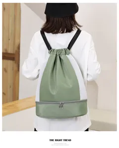 Vue détaillée du sac à dos de sport avec mesh respirant et compartiment à chaussures.