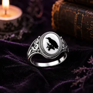 Exquisito anillo gótico de plata con silueta de cuervo, ideal como regalo para Halloween