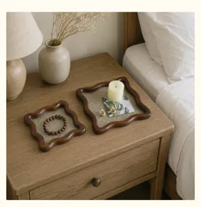 Bandejas de cristal vintage flor begonia con borde madera en mesita noche para joyas