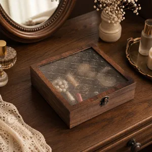 Elegante portagioie vintage in legno di noce con coperchio in vetro goffrato per casa