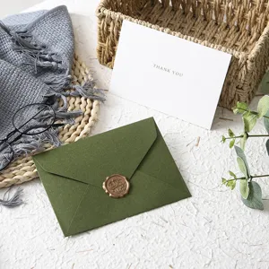 Busta verde e set di biglietti di auguri di ringraziamento con sigillo di cera per eventi.