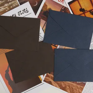 Ensemble d'enveloppes texturées en lin style rétro papier spécial enveloppe triangulaire.